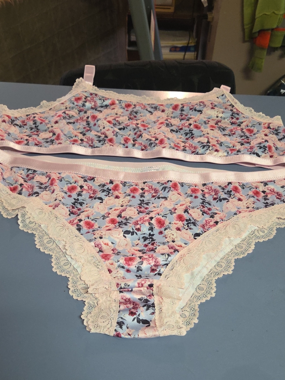 NWT Floral Lace-Trim Bralette & Bikini Set in Pink